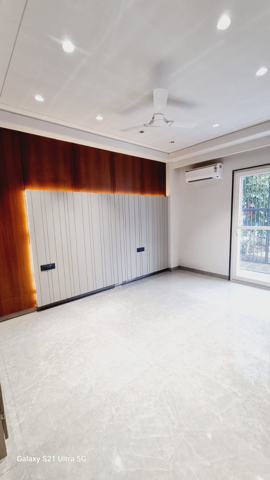 300 Sq yd, Sector 57 - Image 11