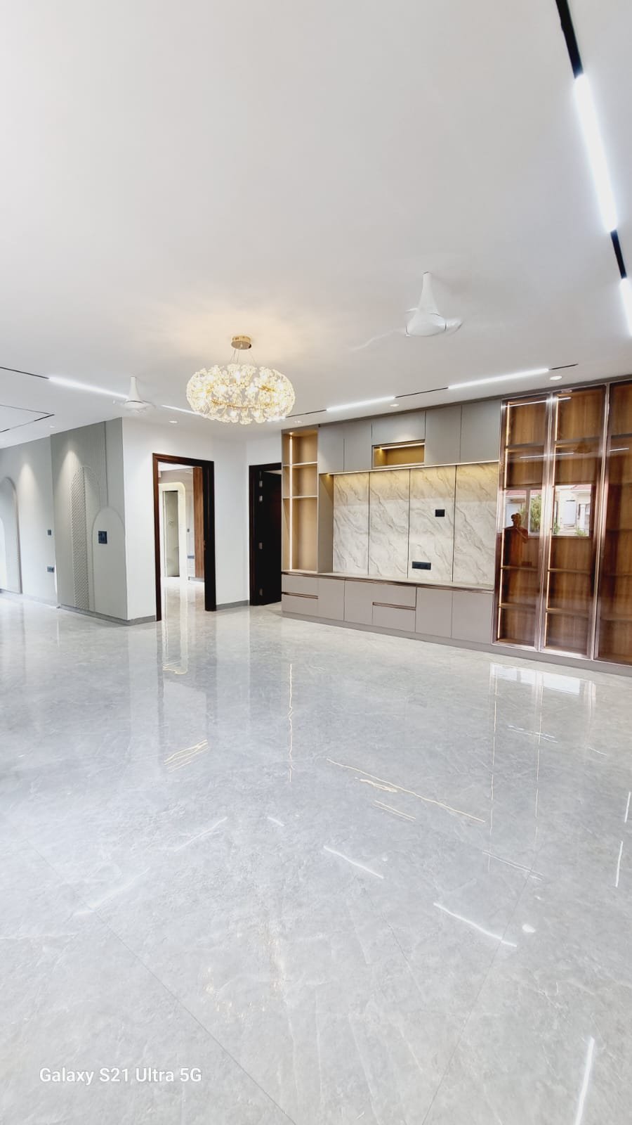 300 Sq yd, Sector 57 - Image 17