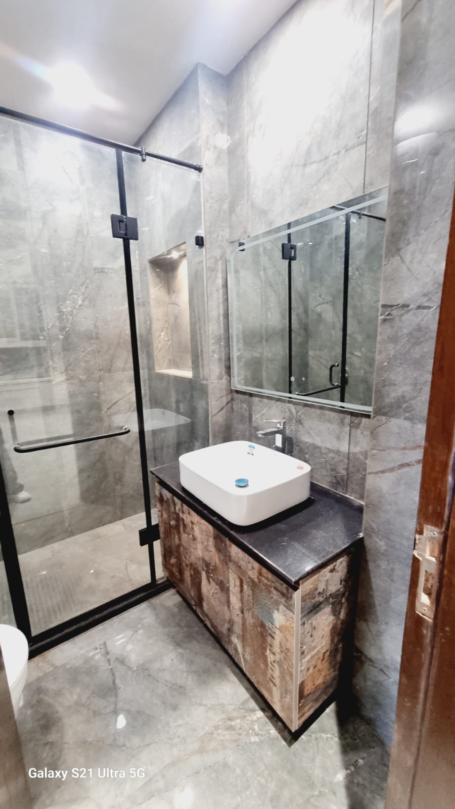 300 Sq yd, Sector 57 - Image 4