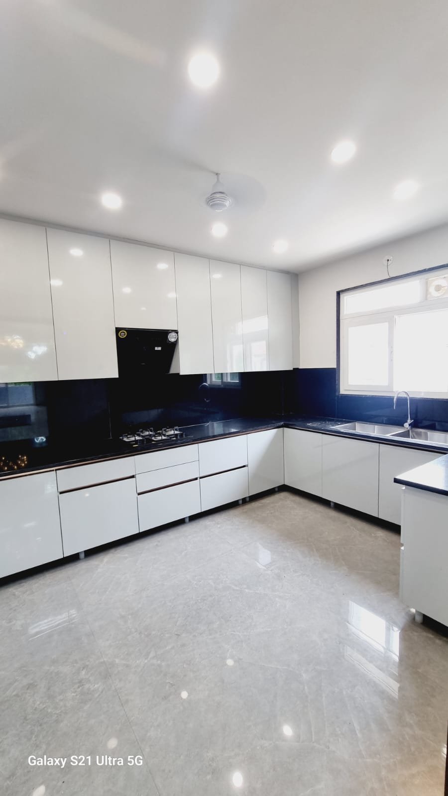 300 Sq yd, Sector 57 - Image 10